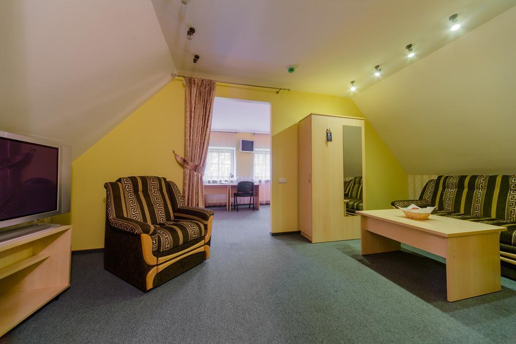 Hotel - Bar Grafaite Šiauliai Exteriör bild