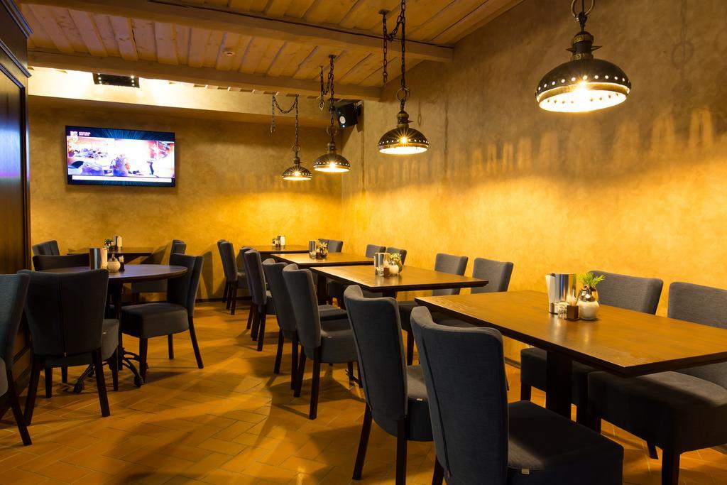 Hotel - Bar Grafaite Šiauliai Exteriör bild